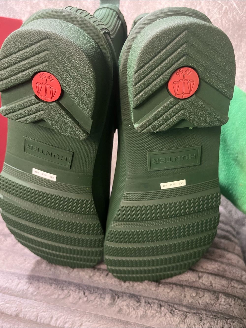 Hunter Chelsea Green Rubber Rain Boots NIB - Picture 4 of 6